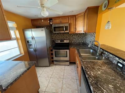 1025 Country Club Dr , 407, Margate, Floride 33063, États-Unis