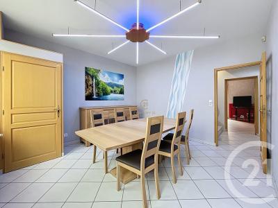 Lyon, Rhône-Alpes 69008, France