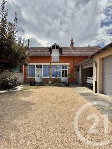 Moulins, Alvernia 03000, Francia