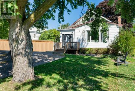 3 CLARKE STREET, Grimsby (grimsby East), Ontario L3M 1Y5, CANADÁ