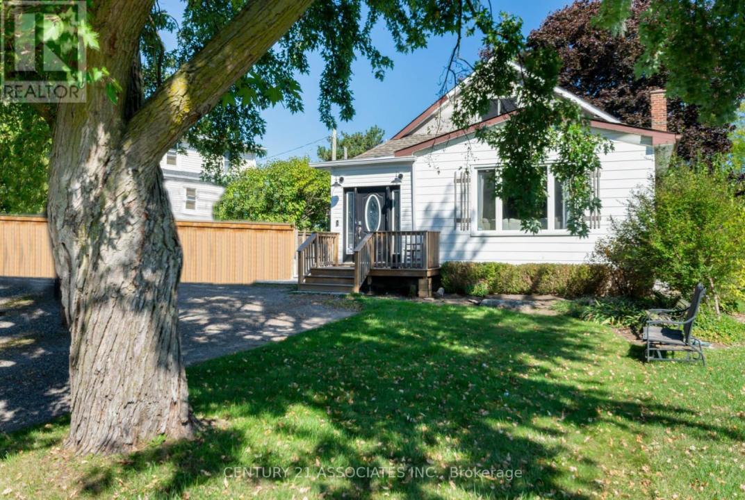 3 CLARKE STREET, Grimsby (grimsby East), אונטריו L3M 1Y5, קנדה 