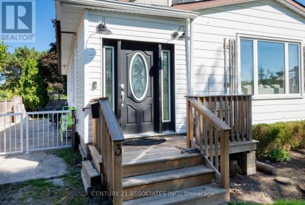 3 CLARKE STREET, Grimsby (grimsby East), אונטריו L3M 1Y5, קנדה 