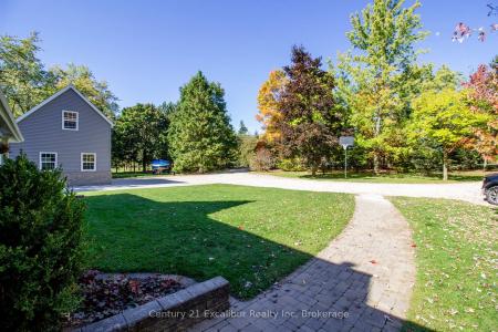 8583 SDRD 15 N/A, Centre Wellington, أونتاريو N0B 1J0, كندا