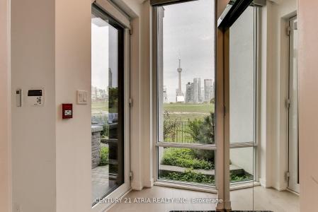 30 ORDNANCE N/A, Toronto, Ontario M6K 0C8, CANADÁ