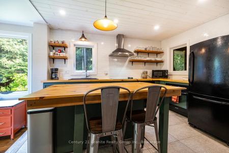 85 NEVISON DRIVE, Kawartha Lakes, Ontario K0M 2L0, CANADÁ