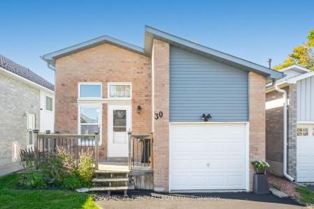 30 FIRWOOD AVENUE, Clarington, Ontario L1E 1P9, CANADÁ