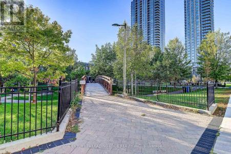 125 VILLAGE GREEN SQUARE, Toronto (agincourt South-malvern West), オンタリオ M1S 0G3, カナダ