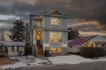 5005 40 STREET, Sylvan Lake, Alberta T4S 1B7, Kanada