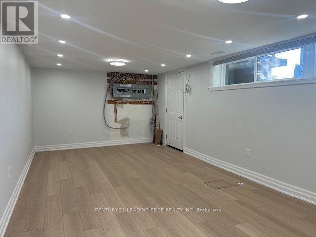 39 ELINOR AVENUE, Toronto (wexford-maryvale), 安大略省 M1R 3H1, 加拿大