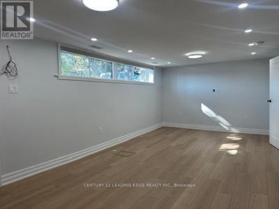 39 ELINOR AVENUE, Toronto (wexford-maryvale), 安大略省 M1R 3H1, 加拿大