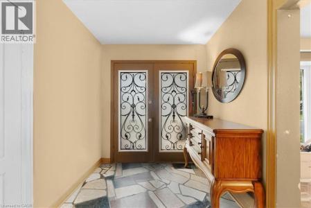 67 ELMHURST DRIVE, Hamilton, Ontario L8T 1C5, Kanada