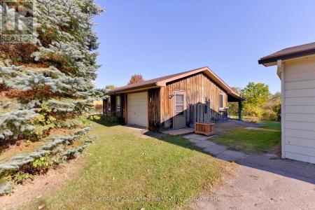 405 MOORE STREET, Renfrew, Ontario K7V 1L8, Kanada