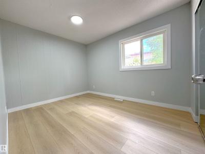 7807 36 AVENUE NW, Edmonton, 阿尔伯塔 T6K 0C5, 加拿大