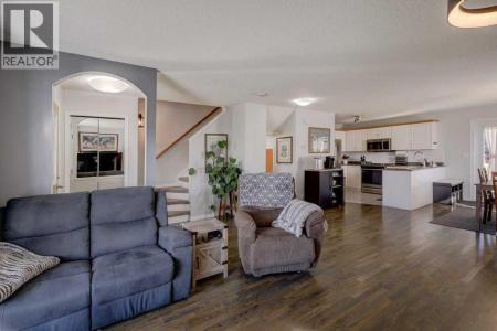 13 ROSS PLACE, Crossfield, Alberta T0M 0S0, Canadá