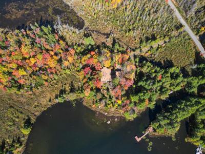 10 Ch. du Domaine-Montvillar, Saint-Sauveur, Quebec J0R 1R3, CANADÁ