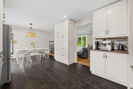 3545  Rue Howard, Longueuil (Saint-Hubert), Quebec J3Y 4Z8, Canada