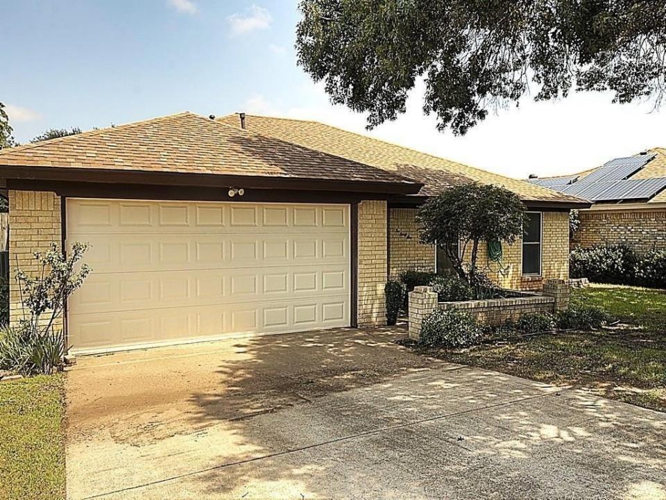 1031 Boston Boulevard, Bedford, Texas 76022