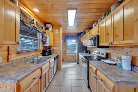 2835 White Oak Ridge Lane, Sevierville, Tennessee 37862