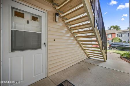 709 Zlotkin Circle #2, Hipoteczne, New Jersey 07728, USA