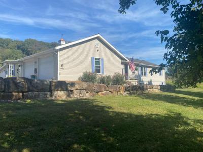 158 Farm Drive, Thompsontown, Pennsylvania 17094, USA