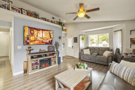 5656 MICKSHELLY, Klamath Falls, Oregón 97603, Estados Unidos