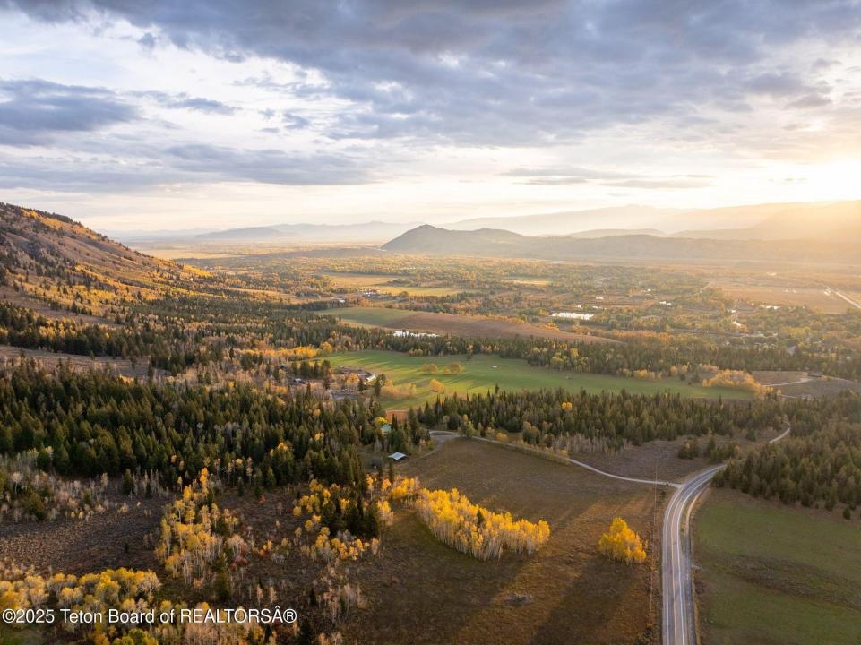 6255 W HIGHWAY 22, Wilson, Wyoming 83014