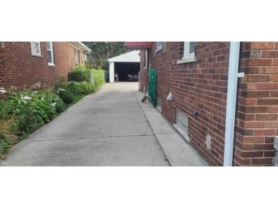 20506 Lochmoor, Harper Woods, Michigan 48225, Stati Uniti