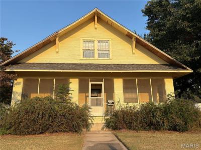 514 S Main Street, Charleston, Missouri 63834, USA