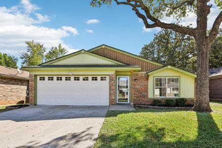 5027 Stage West Drive, Arlington, Texas 76017, USA