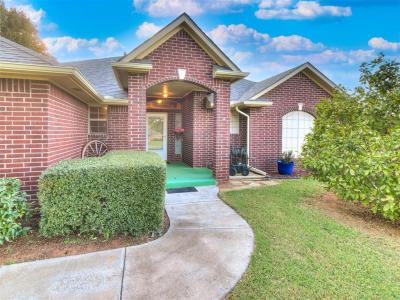 557 Locust Grove Drive, Blanchard, Oklahoma 73010
