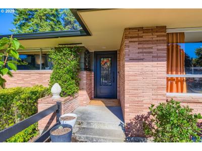 10311 NE Russell CT, Portland, Oregón 97220, Estados Unidos