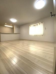 六軒町, 東松山市, Saitama 355-0024, Japão