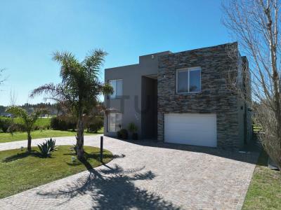 2 km 64 , Brandsen, GBA Sur 1900, Argentina