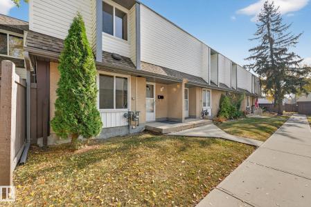 1 GARDEN GROVE NW, Edmonton, Alberta T6J 2L3, Canada