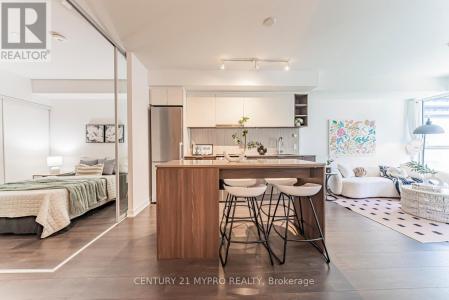 31 TIPPETT ROAD, Toronto (clanton Park), 온타리오주 M3H 0C8, 캐나다