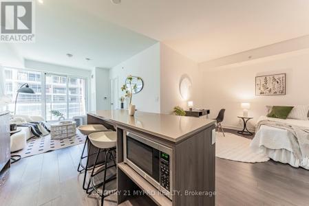 31 TIPPETT ROAD, Toronto (clanton Park), 온타리오주 M3H 0C8, 캐나다