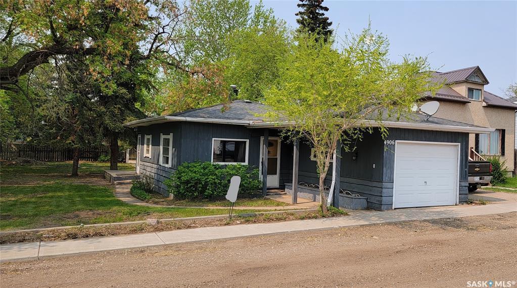 4906 52ND STREET, Macklin, Saskatchewan S0L 2C0, Canada