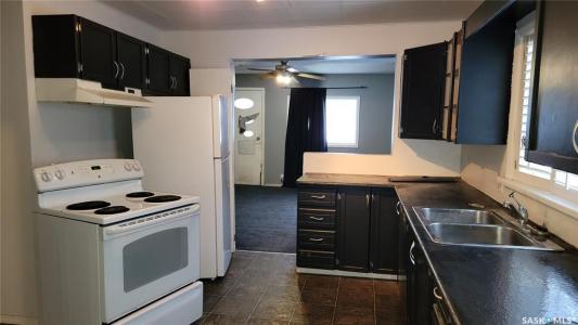 4906 52ND STREET, Macklin, Saskatchewan S0L 2C0, Canada