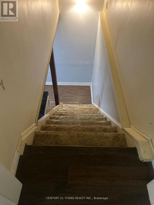 349 CARNABY COURT, Oshawa (centennial), Ontario L1G 6N7, Canadá