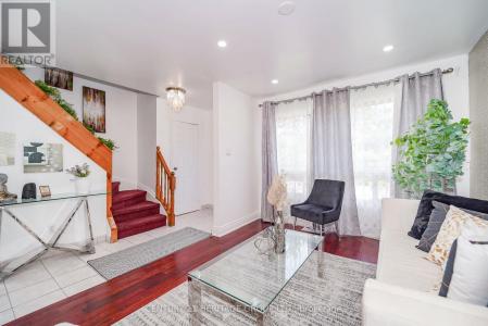 90 WINGARDEN COURT, Toronto (malvern), オンタリオ M1B 2K3, カナダ