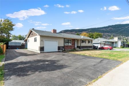 414 PINE STREET, Chase, קולומביה הבריטית V0E 1M0, קנדה 