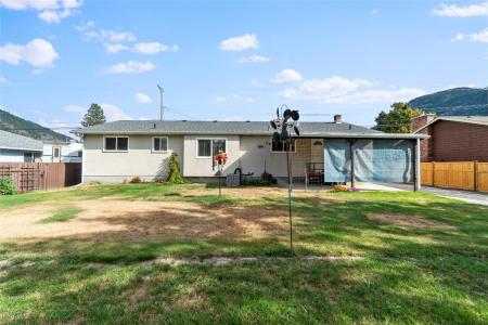 414 PINE STREET, Chase, קולומביה הבריטית V0E 1M0, קנדה 