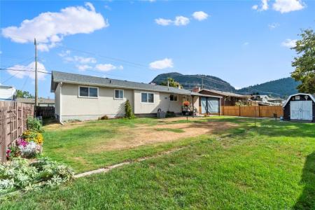 414 PINE STREET, Chase, קולומביה הבריטית V0E 1M0, קנדה 