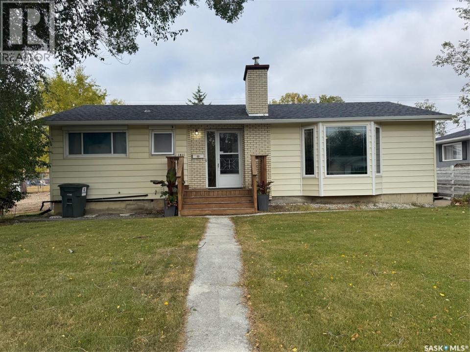 1811 91ST STREET, North Battleford, Saskatchewan S9A 0A6, Canada