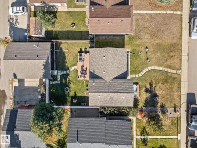 10 BROOKSIDE CR, Spruce Grove, Alberta T7X 1B7, Canada