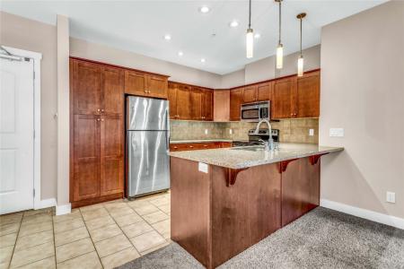 1990 UPPER SUNDANCE DRIVE, West Kelowna, Colúmbia Britânica V4T 3E7, CANADÁ