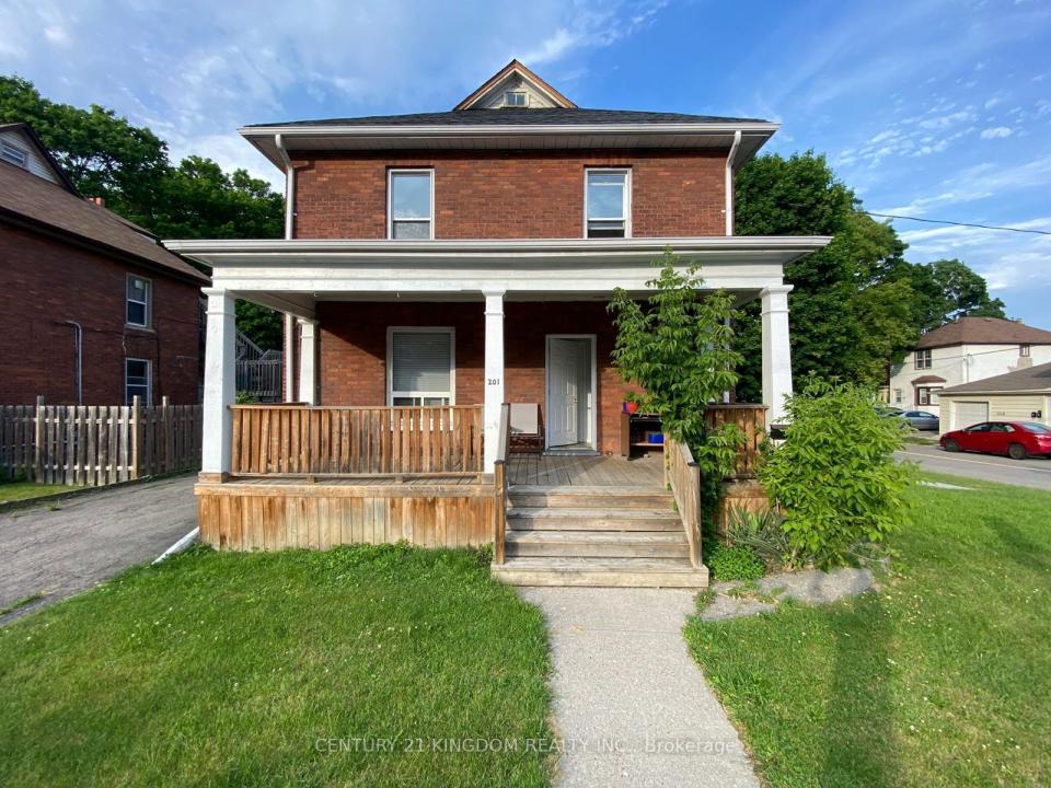 201 ALBERT STREET, Oshawa, Ontario L1H 4R4, Canadá