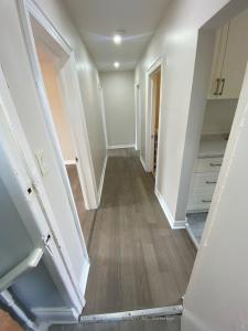 201 ALBERT STREET, Oshawa, Ontario L1H 4R4, Canadá