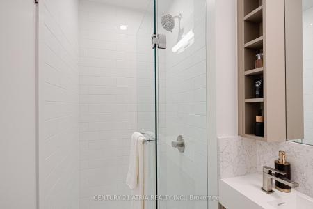 319 JARVIS STREET, Toronto, Ontario M5B 0C8, Canada