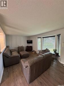 1811 91ST STREET, North Battleford, Saskatchewan S9A 0A6, Canadá